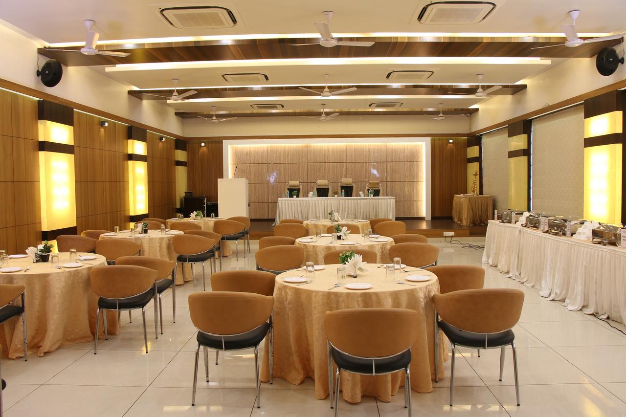 Sāgar Hotel Deepali מראה חיצוני תמונה